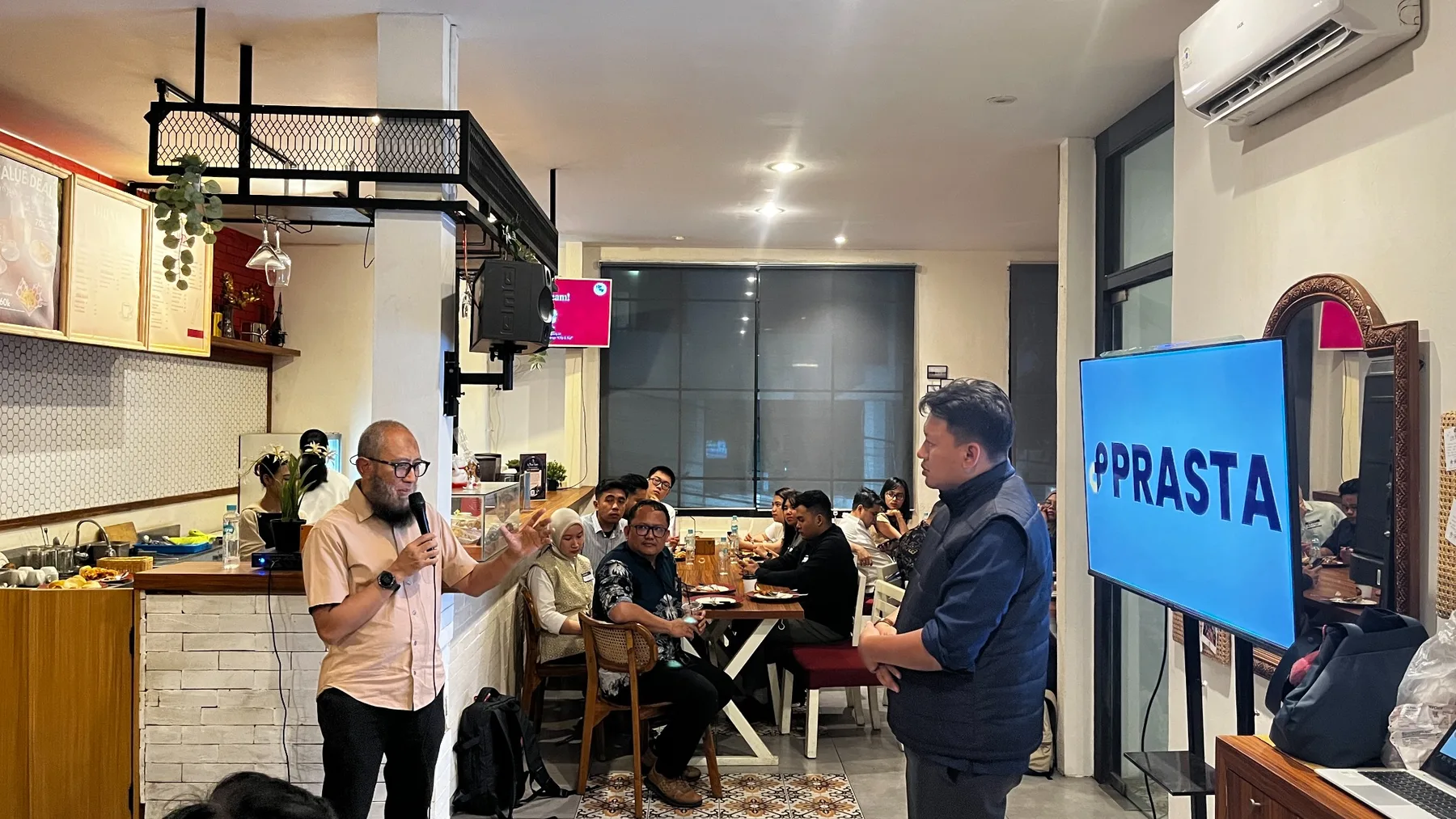 How to Triumph in Career: Generalist vs. Specialist - Unlock the Blueprint to Long-Term Success. — Dokumentasi acara 3